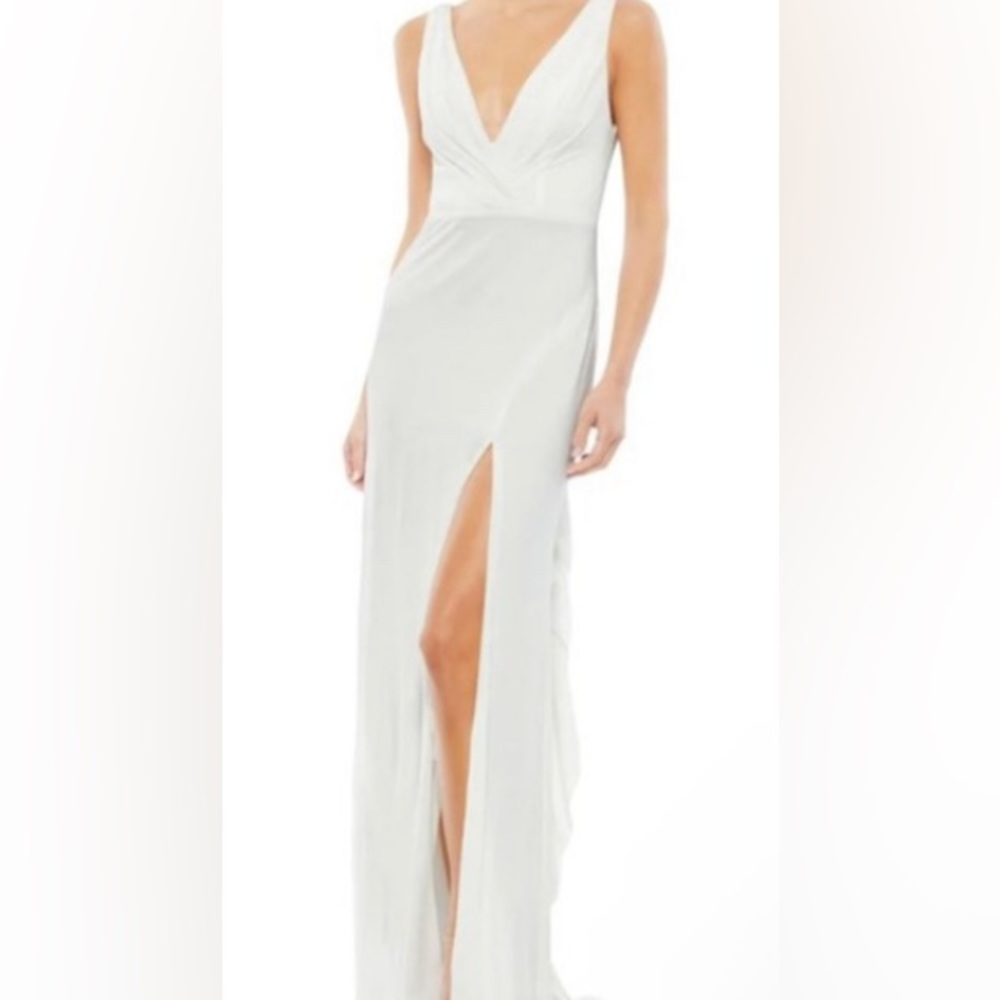 Mac Duggal White‎ Classic V-Neck Gown
